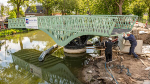 Plaatsen fietsersbruggen in Muiden